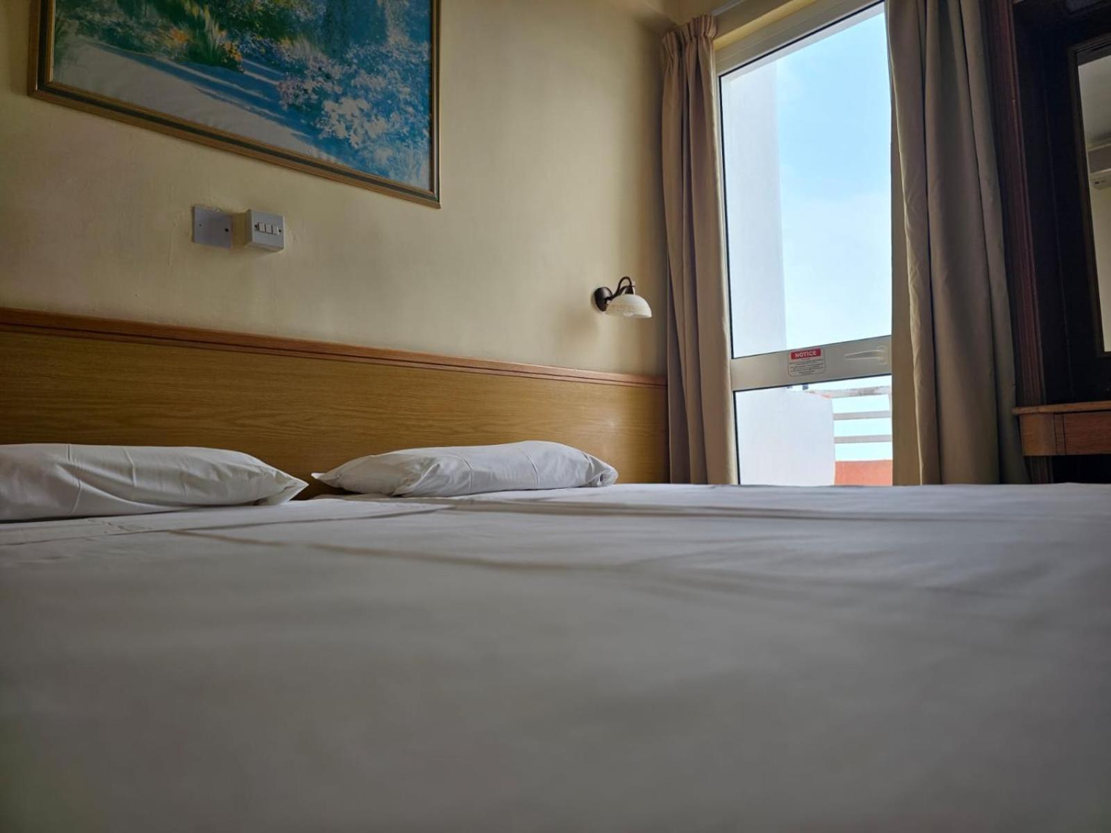 Ambassador Hotel Xemxija Bay